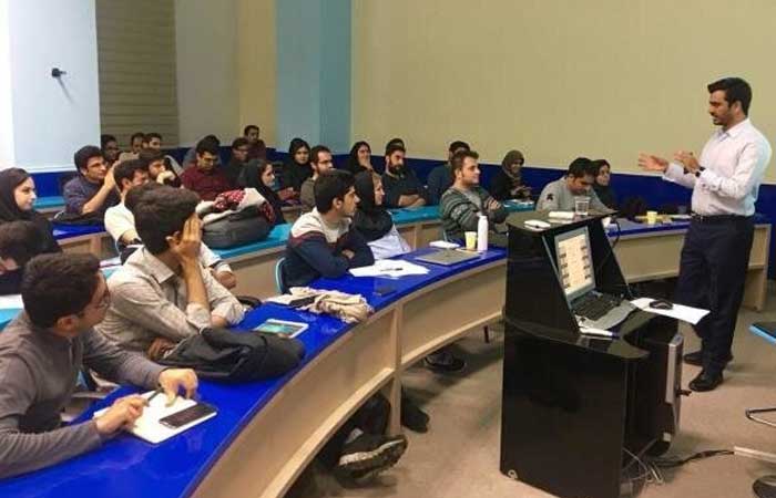 تفاوت های حوزه و دانشگاه